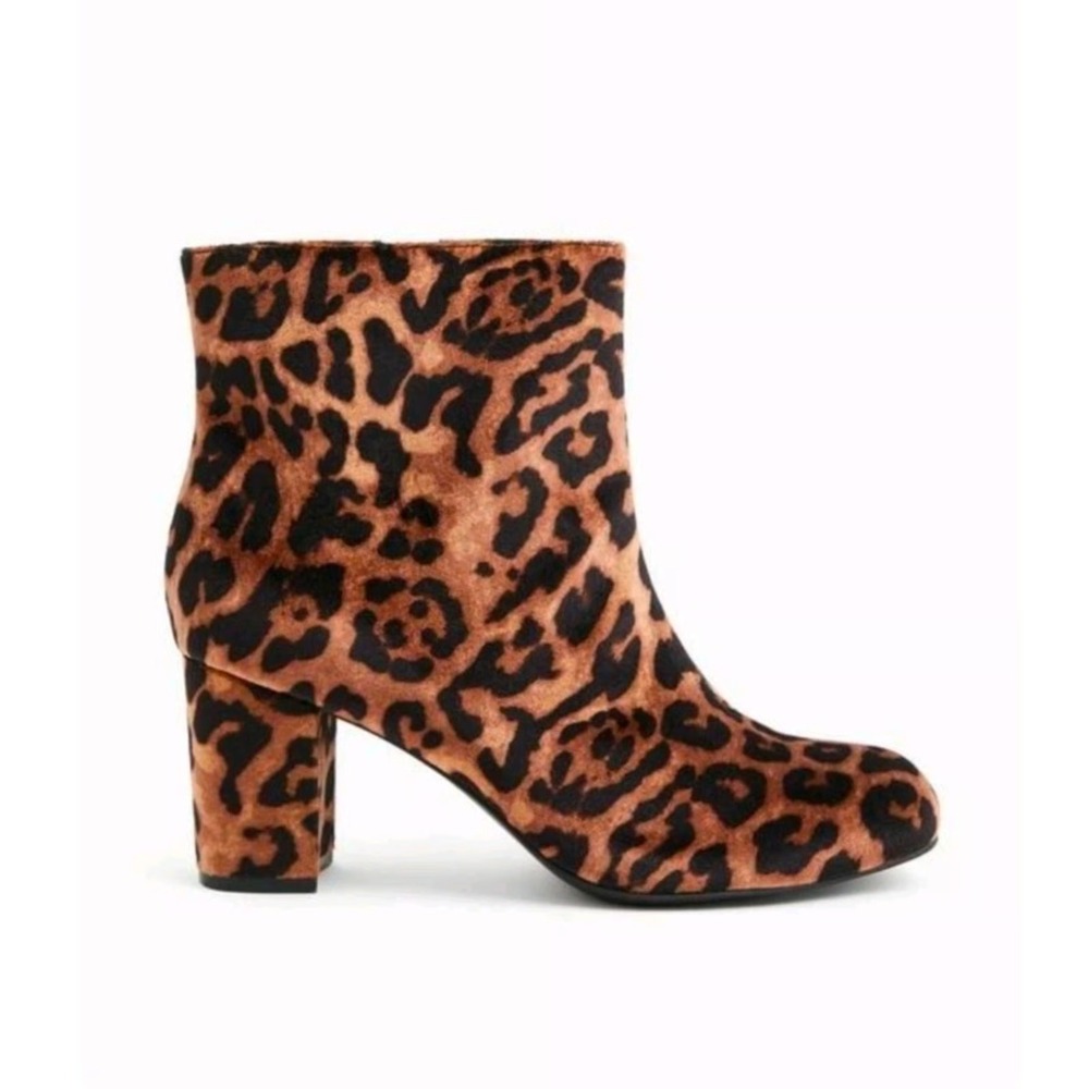 Torrid $80 Leopard Print Velvet Square Toe 3" Block Heel Booties Sz 8